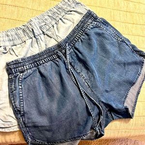 Two pair Gap shorts, VGUC, lightweight, elastic/drawstring, Small. Comfy! ☀️